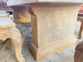 Hàng mộc bàn ăn nguyên khối dày 15cm cùng 10 ghế hồng hạt đục 2 mặt gỗ gõ đỏ (Anh Vinh,Thanh Hóa) 17 chân bàn nguyên khối bản lớn