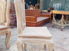 Hàng mộc bàn ăn nguyên khối dày 15cm cùng 10 ghế hồng hạt đục 2 mặt gỗ gõ đỏ (Anh Vinh,Thanh Hóa) 19 góc nghiêng của mấu ghế louis
