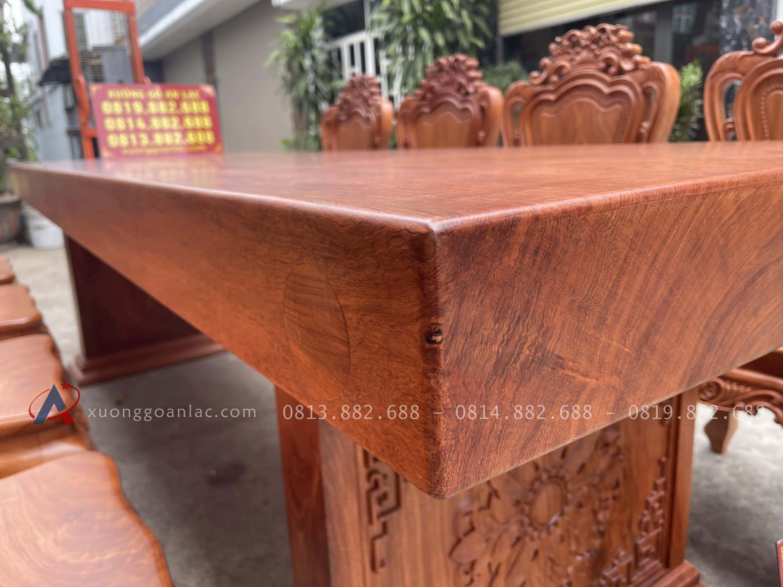 Bộ bàn ăn nguyên khối siêu vip cùng 8 ghế louis gỗ hương đá (Anh Tân, Vĩnh Phúc) 20 mẫu bàn nguyên khối dày 12p
