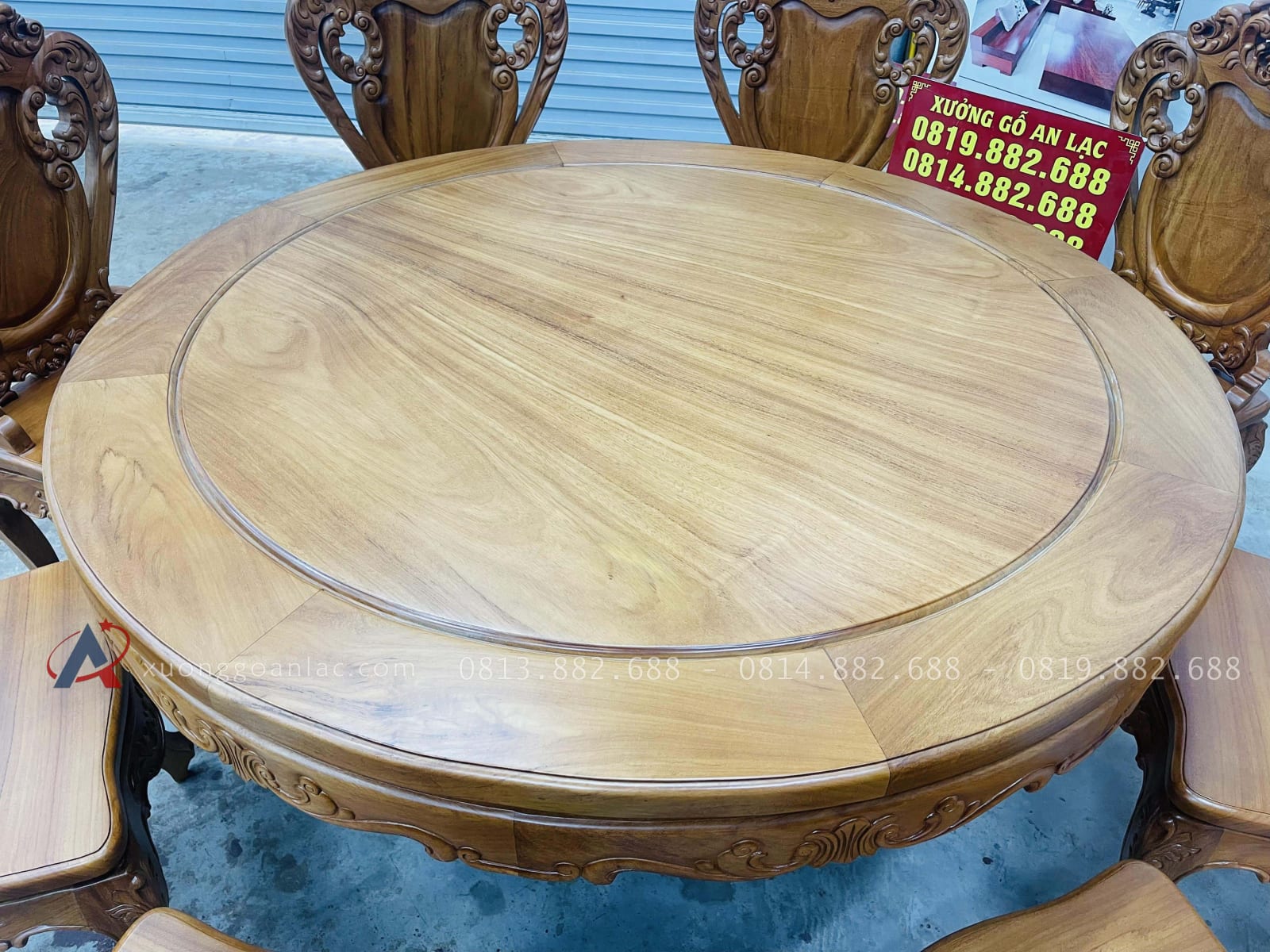 Bộ bàn ăn tròn 1m37 và 8 ghế louis ngọc mặt trời gỗ gõ đỏ (Anh Trọng, Đà Nẵng) 18 bàn tròn gỗ gõ đỏ