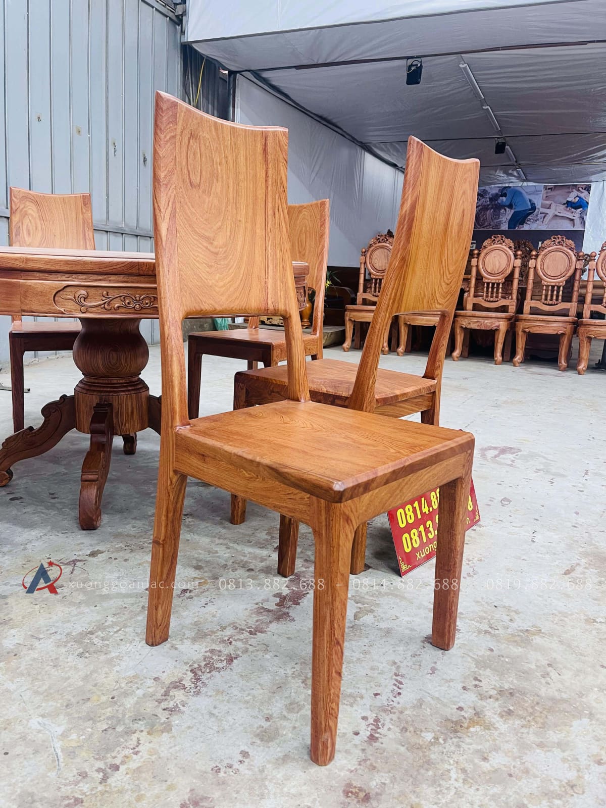 Bộ bàn ăn tròn 6 ghế hiện đại gỗ hương đá cao cấp (Chú Hiển, Ninh Bình) 20 ghế ăn mặt ván tràn