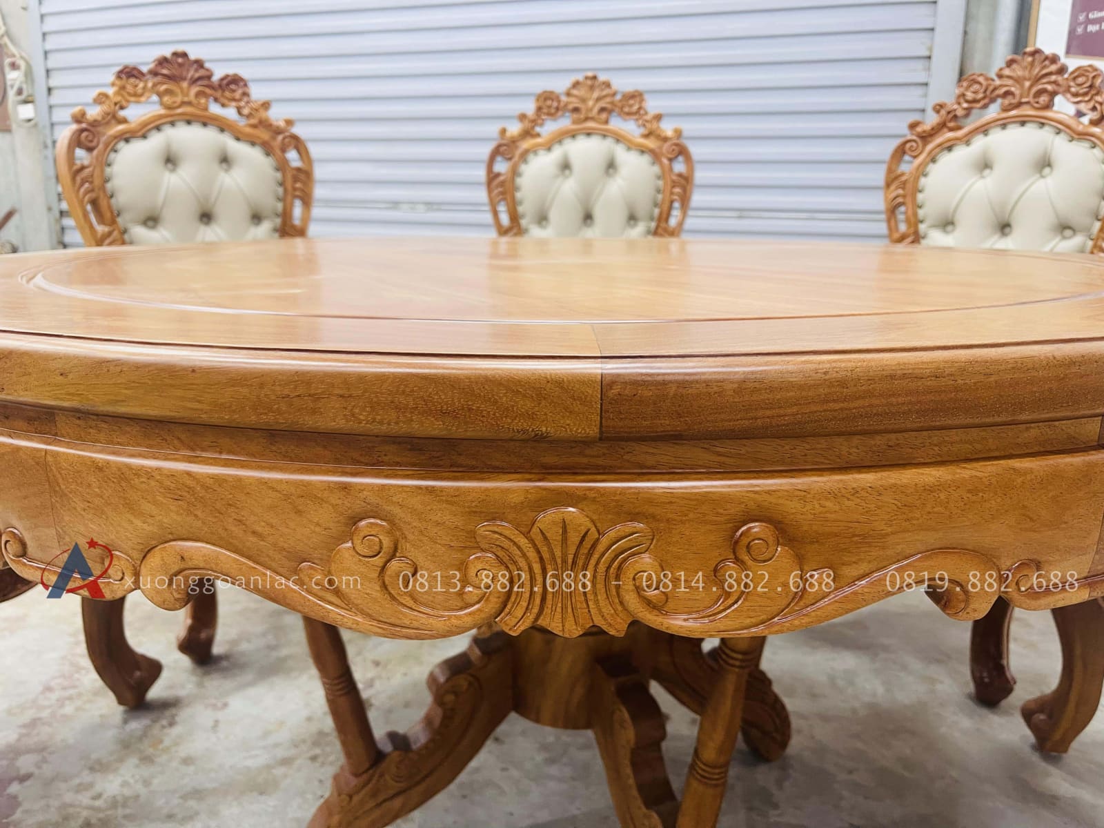 Bộ bàn ăn tròn 8 ghế louis bọc đệm gỗ gõ đỏ hàng đẹp (Chị Thảo, Hai Bà Trưng) 25 yếm bàn vén lượn hoa lá tây