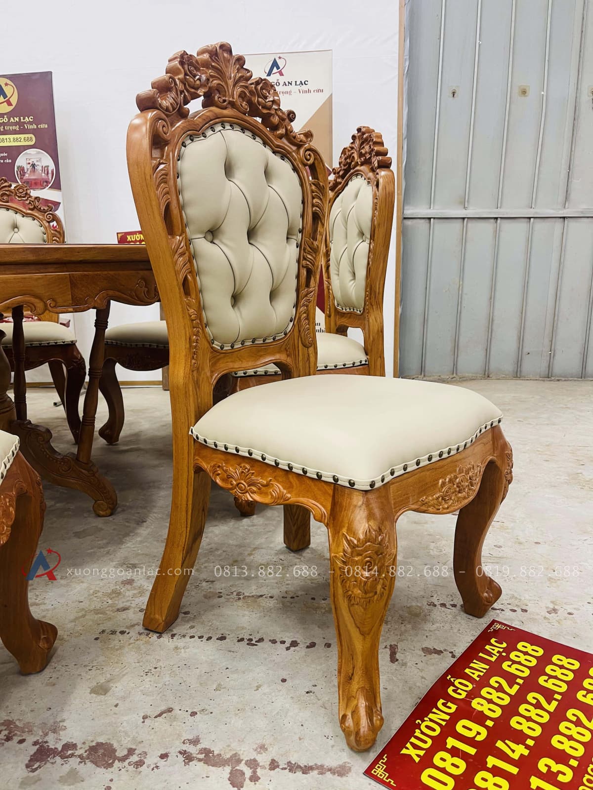 Bộ bàn ăn tròn 8 ghế louis bọc đệm gỗ gõ đỏ hàng đẹp (Chị Thảo, Hai Bà Trưng) 29 ghế ngồi lưng cao không tay