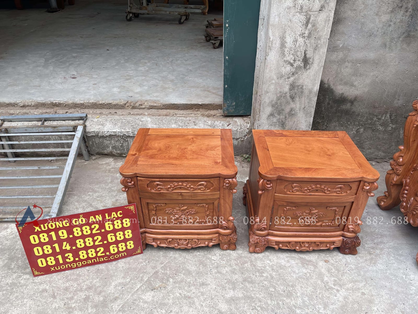 Bàn phấn hoàng gia louis và tab đầu giường gỗ hương đá 8 tab đầu giường tiện dụng