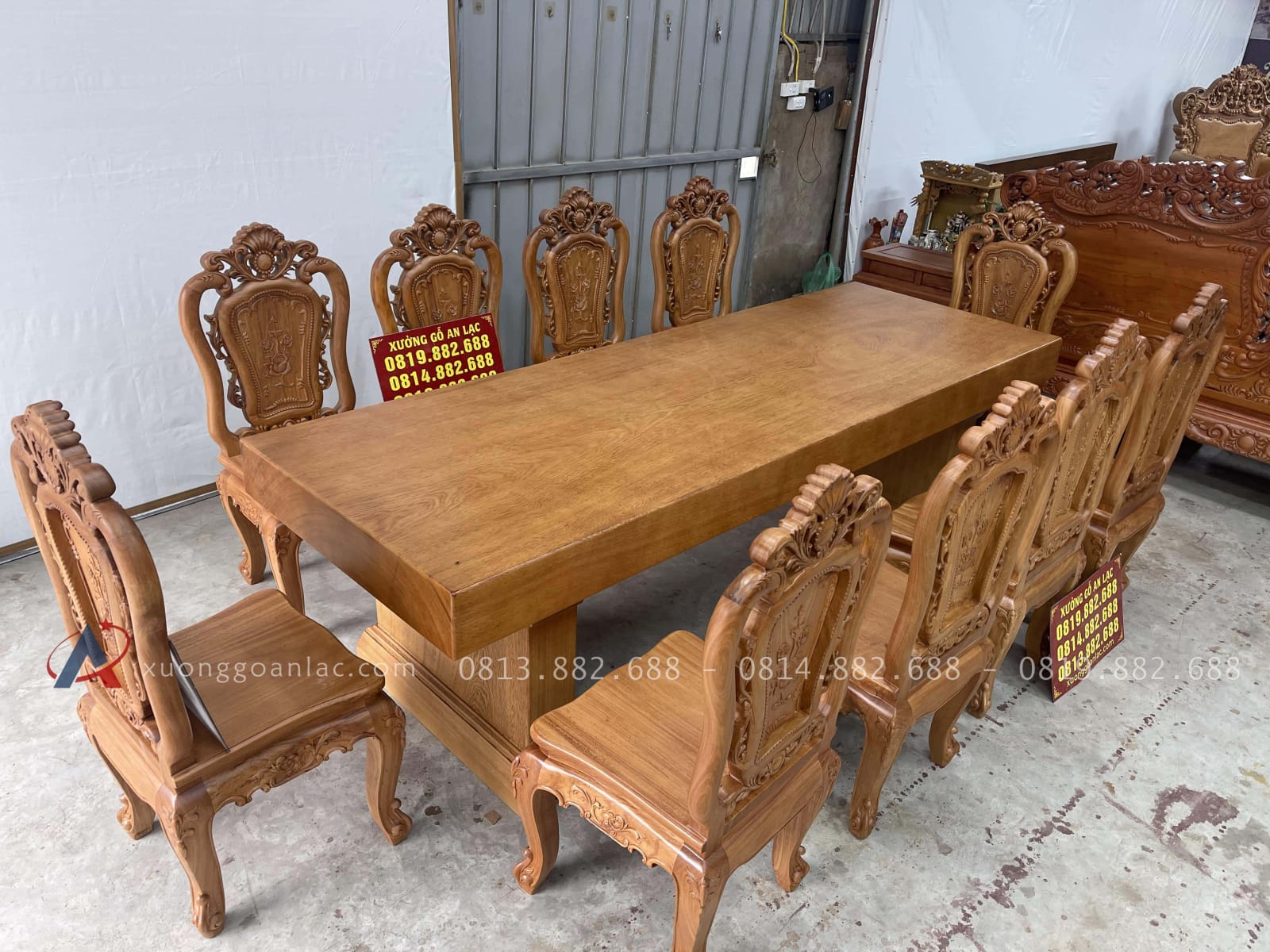Bộ bàn ăn nguyên khối và 10 ghế hồng hạt gỗ gõ đỏ cao cấp (Chị Ngà, Ninh Bình) 18 bàn ăn nguyên khối 10 ghế hồng hạt gỗ gõ đỏ