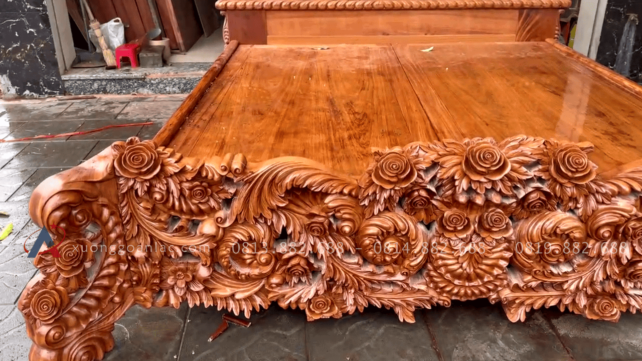Giường Nữ hoàng 2mx2m2 gõ đỏ 37 thiết kế đầu thấp liền tấm