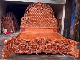 Giường Nữ hoàng 2mx2m2 gõ đỏ 15 Mẫu giường louis hoàng gia siêu vip
