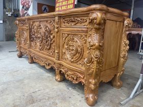 Mẫu kệ tivi louis hoàng gia gỗ gõ đỏ (Chú Phúc - Long Biên) 12 kệ tivi hoàng gia gỗ gõ đỏ đục tay