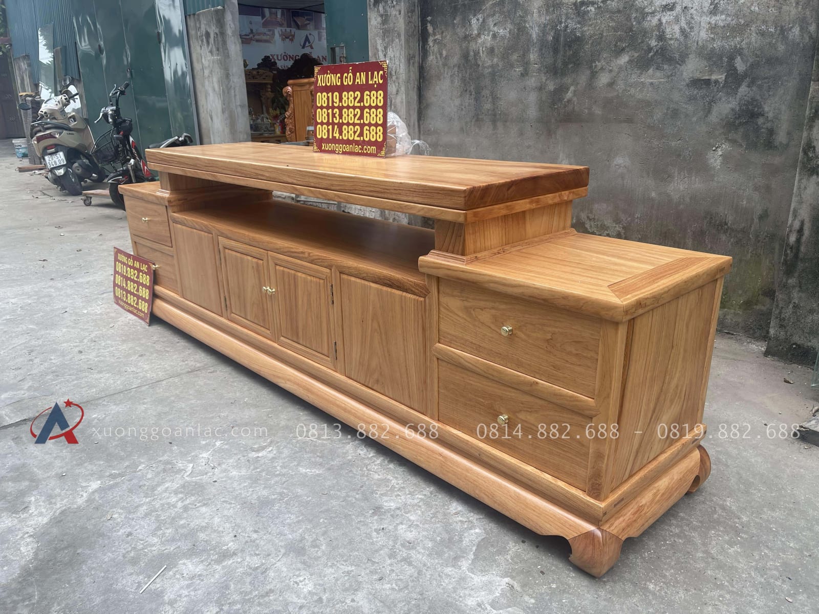 Mẫu kệ tivi trơn 2m60 gỗ gõ đỏ pachy (Chú Tuấn Anh - Thanh Xuân, Hà Nội) 15 Mẫu kệ tivi phong cách hiện đại