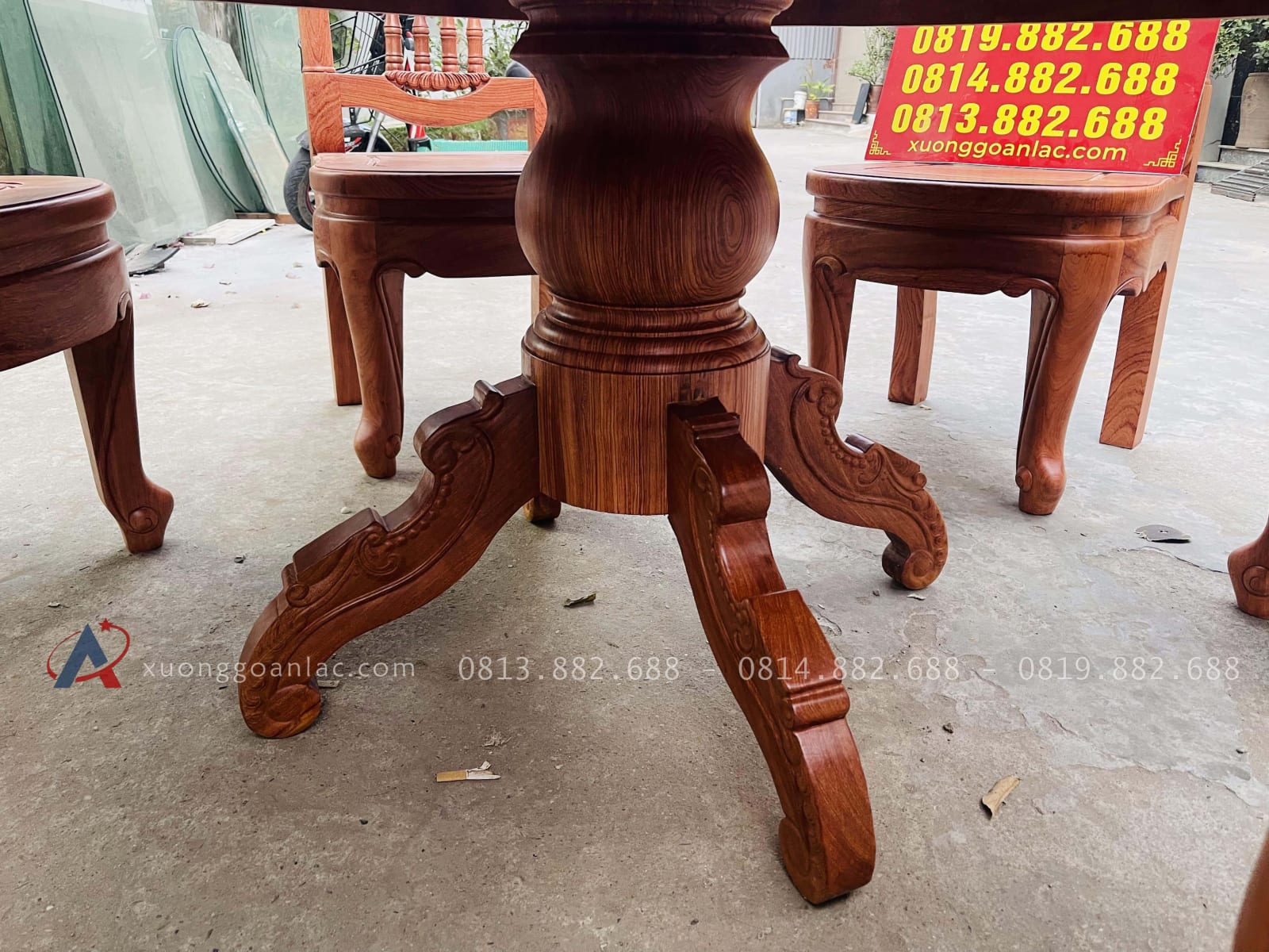 Bộ bàn ăn tròn 6 ghế louis cổ điển gỗ hương đá (Anh Tùng, Hải Phòng) 19 chân trụ 25p