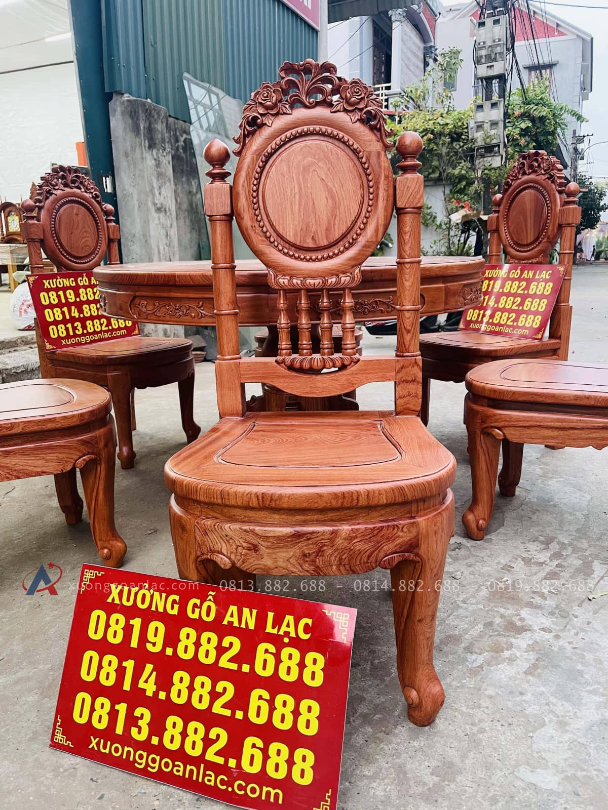 Bộ bàn ăn tròn 6 ghế louis cổ điển gỗ hương đá (Anh Tùng, Hải Phòng) 20 mẫu ghế hoàng gia cổ điển