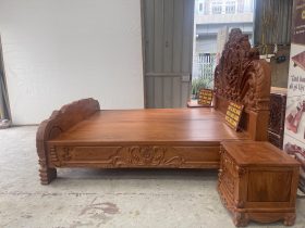 Giường Hoa Hồng nguyên khối Louis GAL-19 gỗ Hương Đá 11 mẫu giường ngủ kèm tab gỗ hương đá
