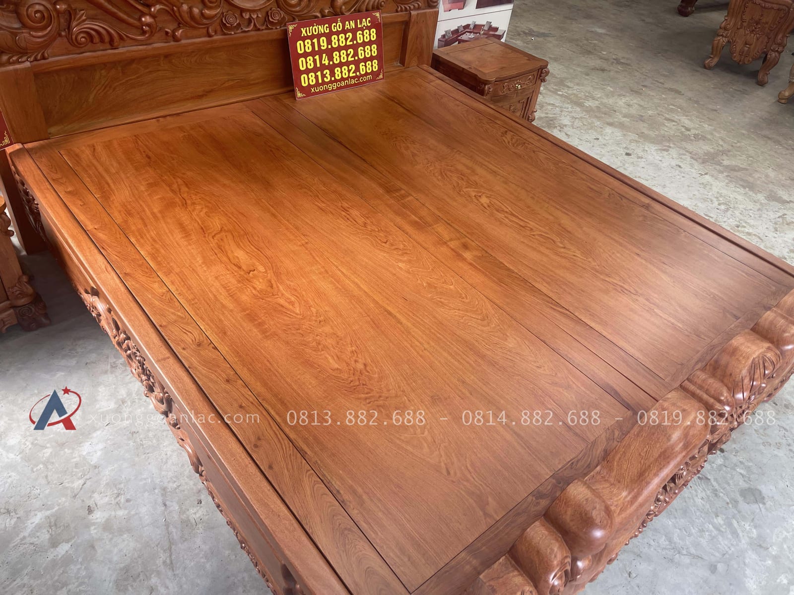 Giường Hoa Hồng nguyên khối Louis GAL-19 gỗ Hương Đá 23 giường ngủ 1m8x2m
