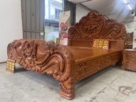 Giường Hoa Hồng nguyên khối Louis GAL-19 gỗ Hương Đá 17 chân giường bản lớn nguyên khối