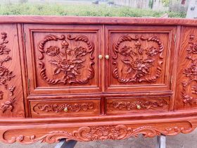 Mẫu kệ tivi louis hoa hồng gỗ hương đá và gỗ gõ đỏ cao cấp 21 trung tâm kệ thiết kế buồng tủ cánh mở và 2 ngăn kéo