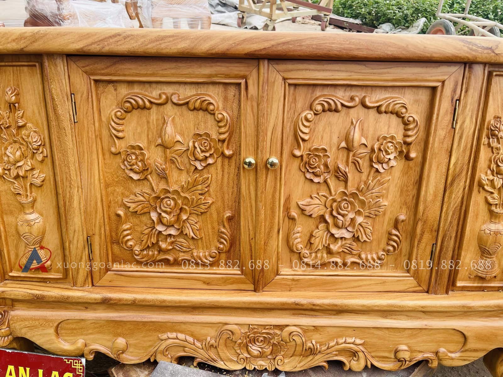 Mẫu kệ tivi louis hoa hồng gỗ hương đá và gỗ gõ đỏ cao cấp 27 trung tâm kệ thiết kế buồng tủ 2 cánh mở