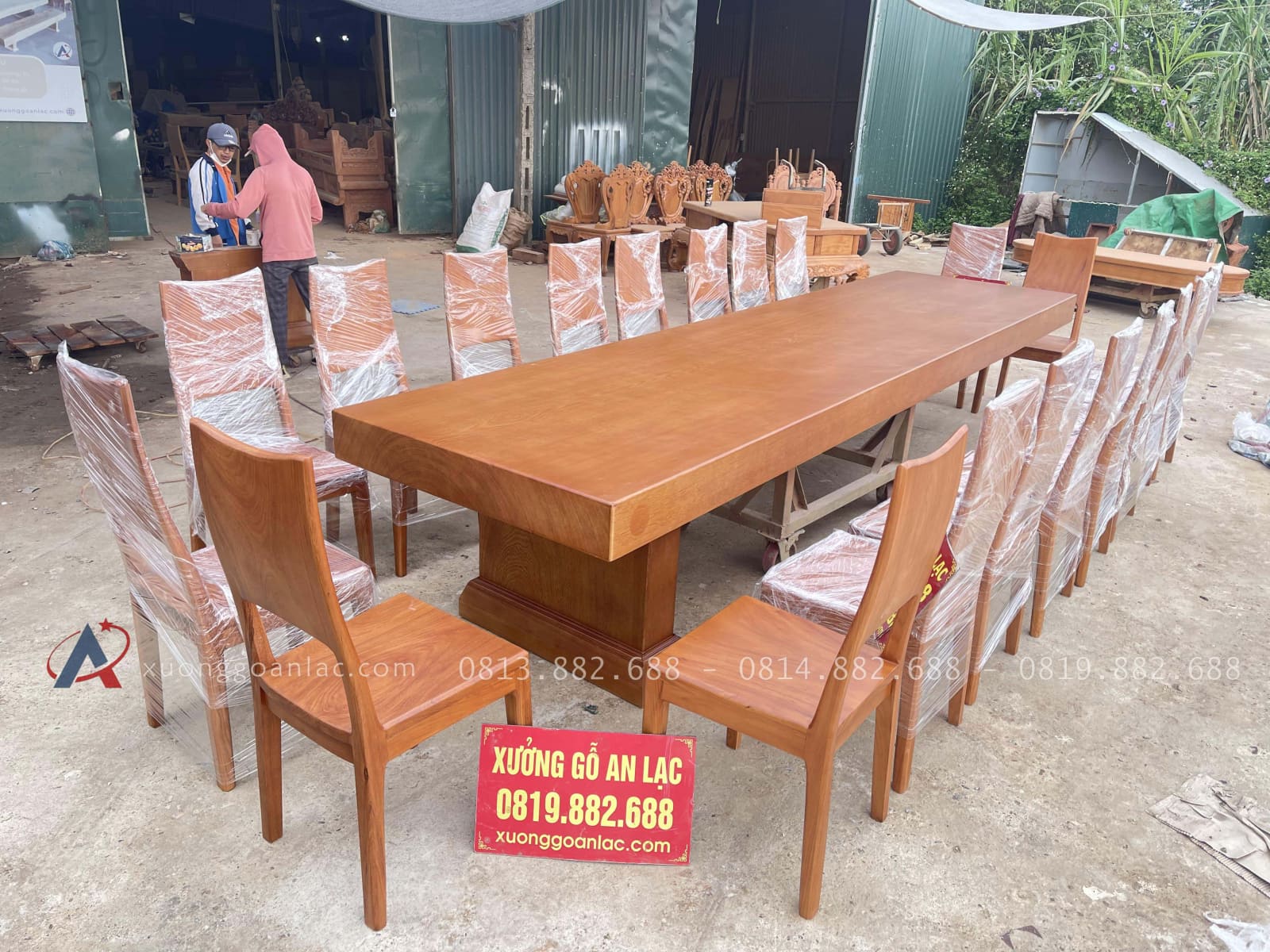 Siêu phẩm bàn ăn nguyên khối cùng 20 ghế hiện đại gỗ gõ đỏ cao cấp (Chú Hưng,Thái Bình) 23 mẫu bàn ăn 20 ghế