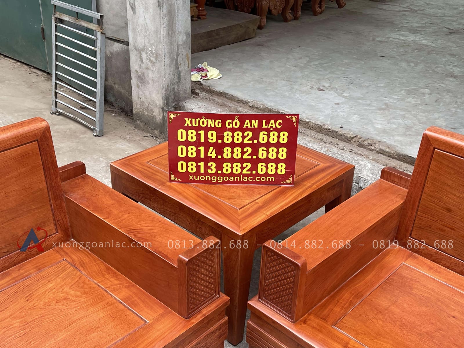 Mẫu sofa hiện đại hàng 5 món gỗ hương đá cao cấp (Chú Phương - Hà Nam) 40 đôn góc gỗ hương cao cấp