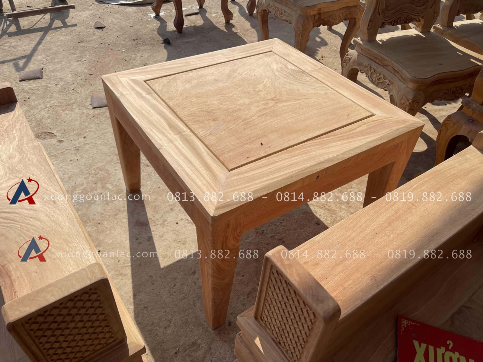Mẫu sofa hiện đại hàng 5 món gỗ hương đá cao cấp (Chú Phương - Hà Nam) 6 đôn góc gỗ hương đá