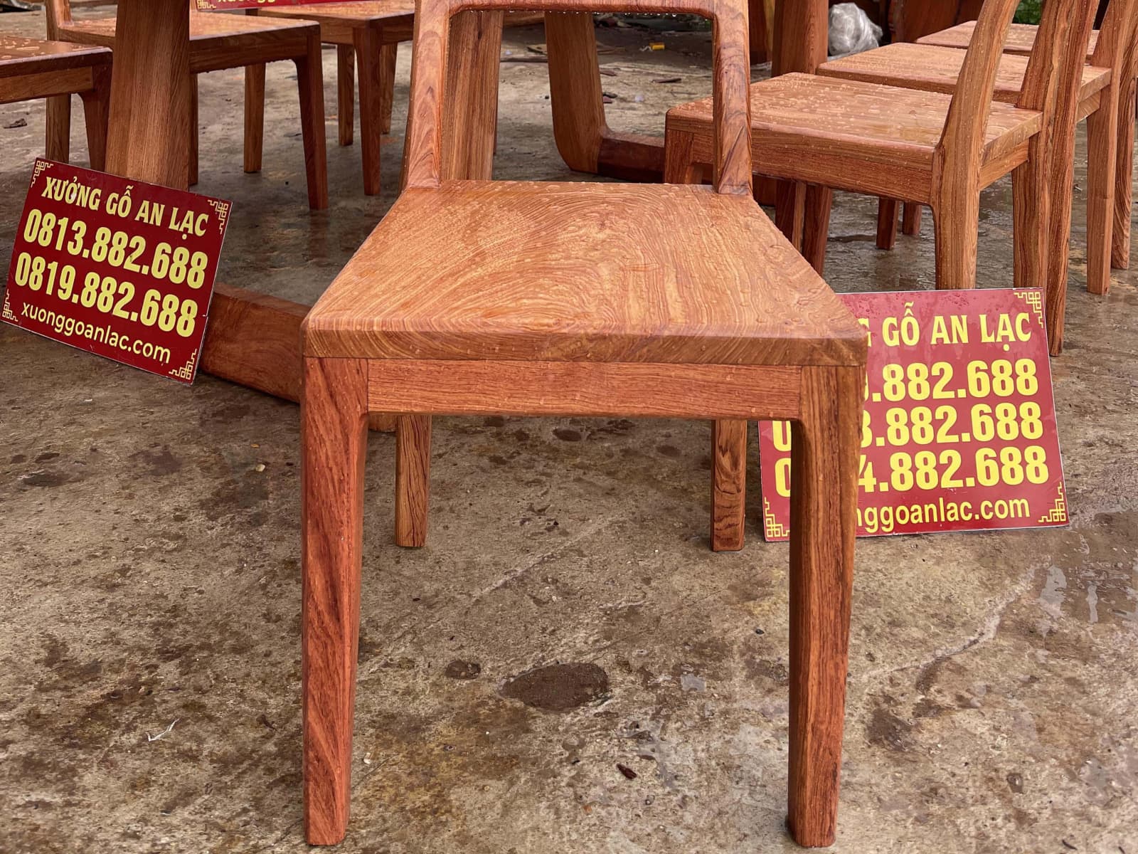 Bản mộc bàn ăn 8 ghế trơn hiện đại gỗ hương đá cao cấp (Anh Tuấn,Thái Bình) 27 ghế ăn gỗ hương đá