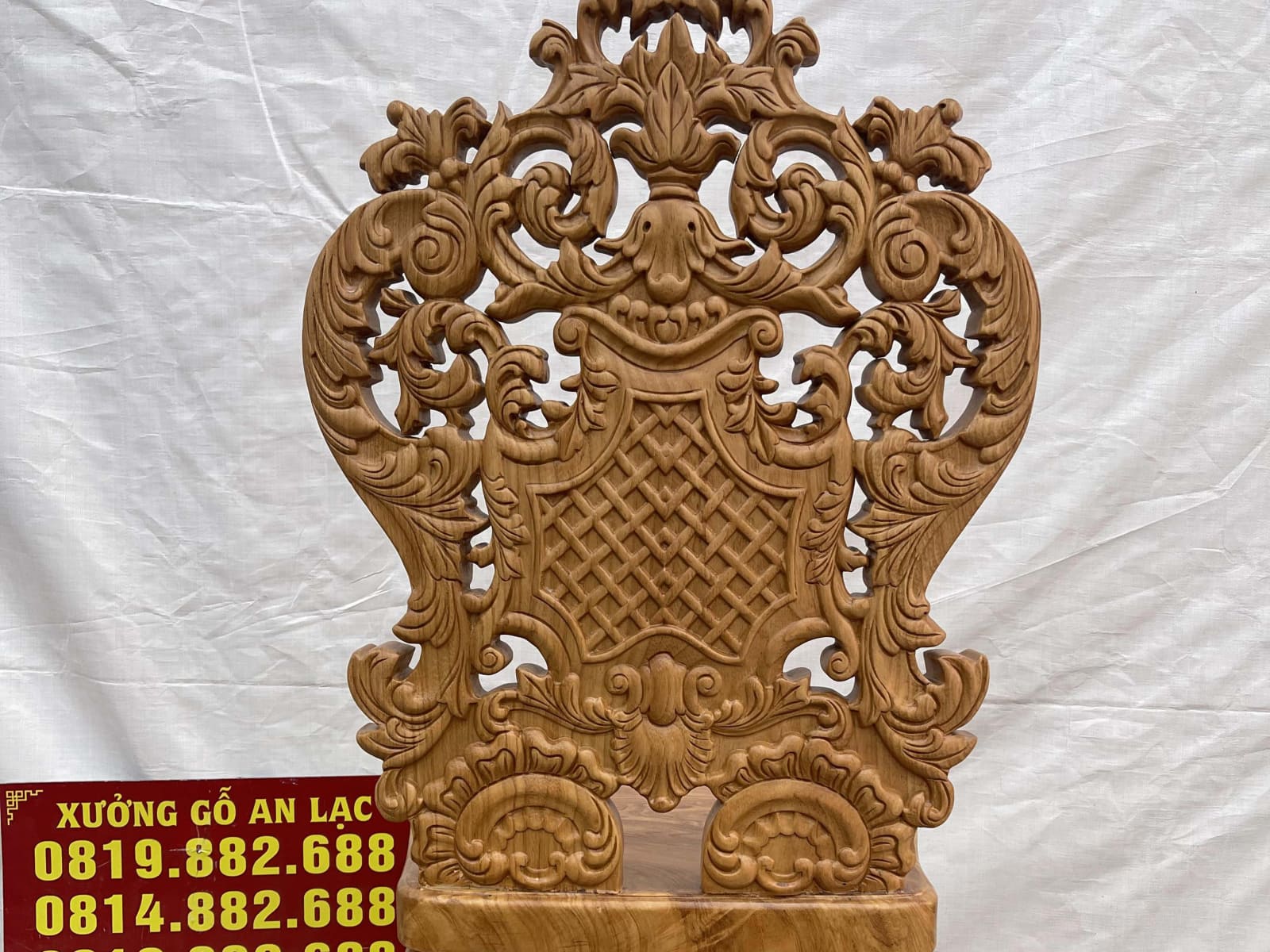 Mẫu ghế ăn louis hoàng gia vip 1 gỗ gõ đỏ hàng tuyển 41 mặt sau của ghế ăn louis hoàng gia