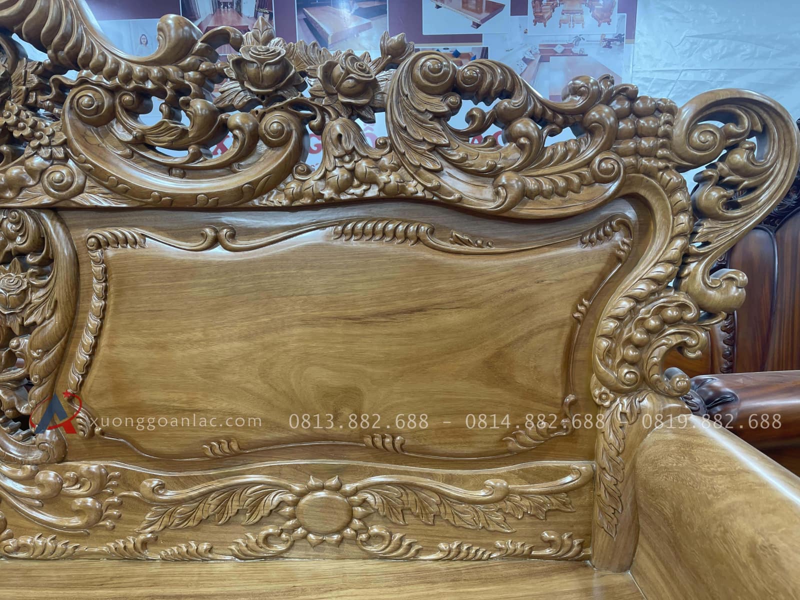 Trọn bộ hoàng gia louis 10 món chân 14 gỗ gõ đỏ ( Chú Kiên-Nghệ An) 32 vách ghế giữ trơn tạo khung lá tây
