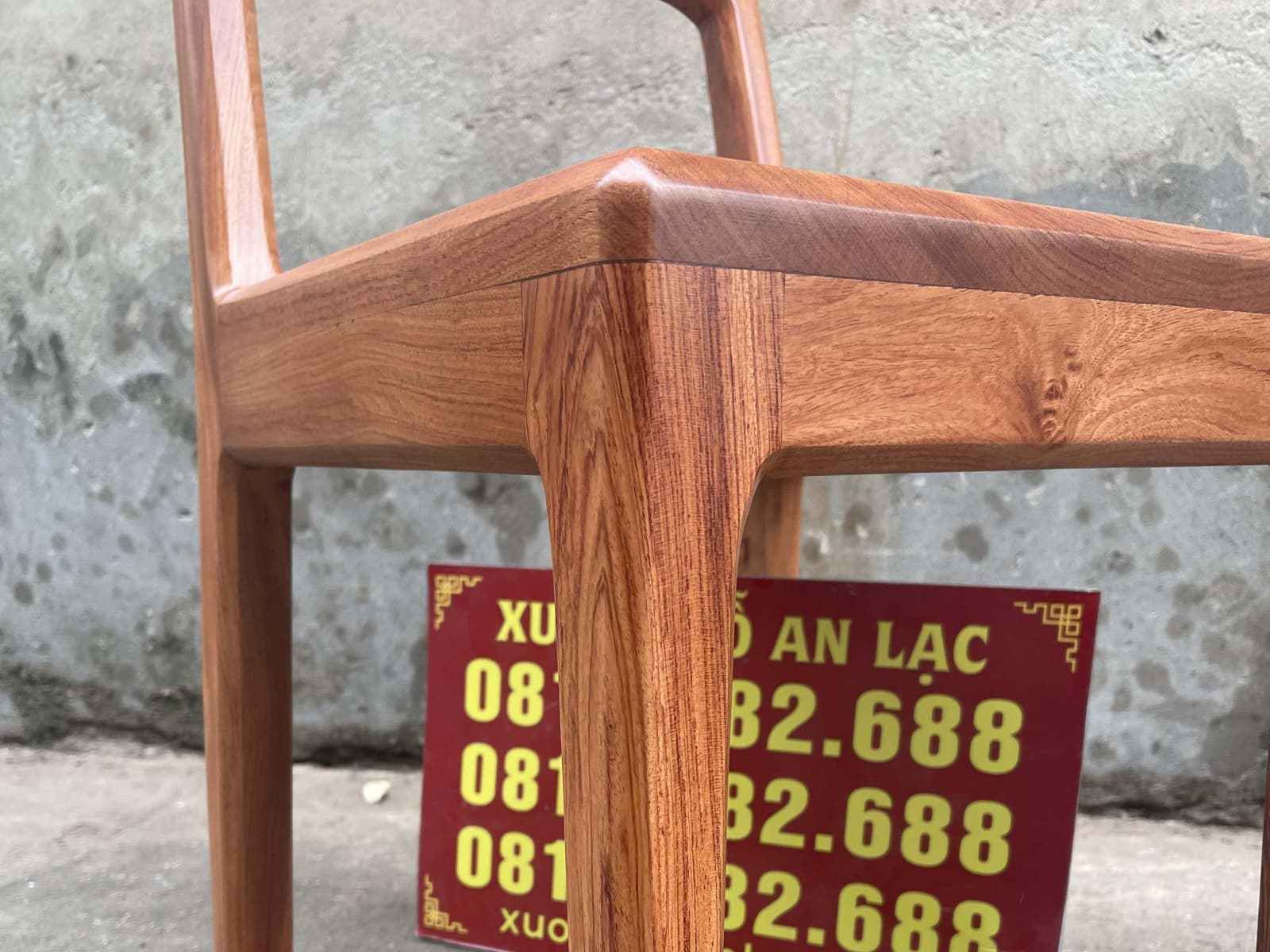 Mẫu ghế ăn Vách lửng hiện đại gỗ hương đá cao cấp 37 chân ghế gỗ tuyển chắc chắn