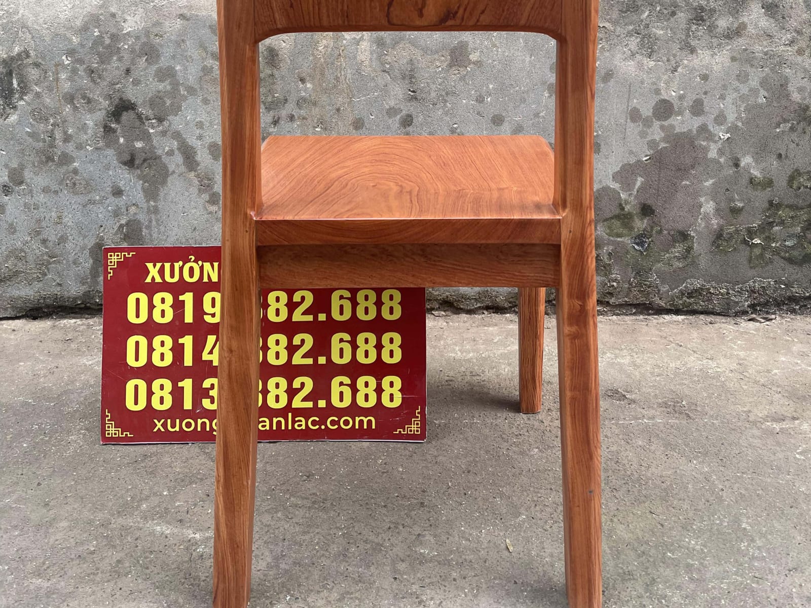 Mẫu ghế ăn Vách lửng hiện đại gỗ hương đá cao cấp 38 mặt lưng của ghế ăn hiện đại