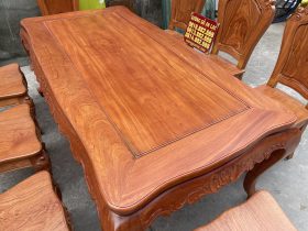 Bộ bàn ăn chân cong cùng 8 ghế louis tựa trơn gỗ hương đá cao cấp (Anh Thiện, Đồng Nai) 10 mẫu bàn ăn khung ván