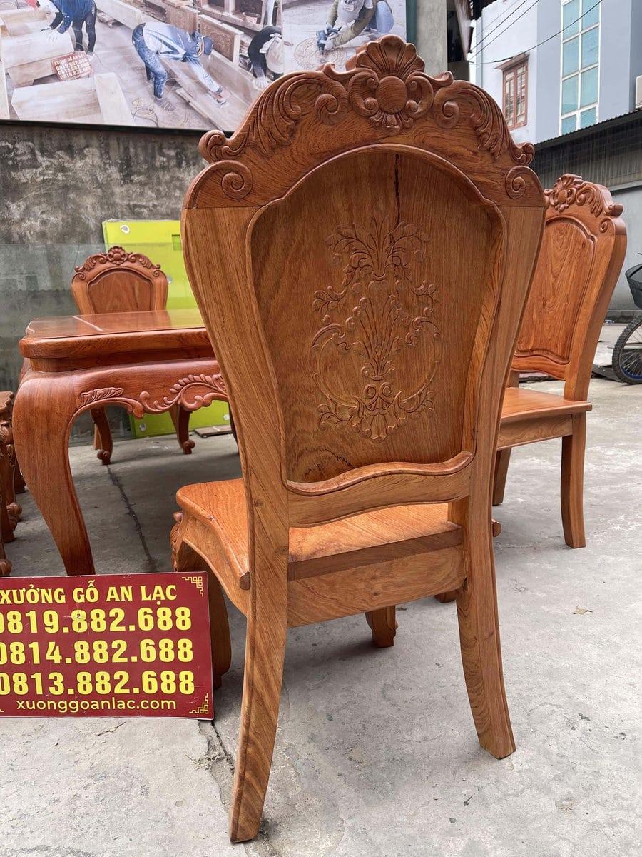 Bộ bàn ăn chân cong cùng 8 ghế louis tựa trơn gỗ hương đá cao cấp (Anh Thiện, Đồng Nai) 24 mẫu ghế ăn gỗ hương cao cấp