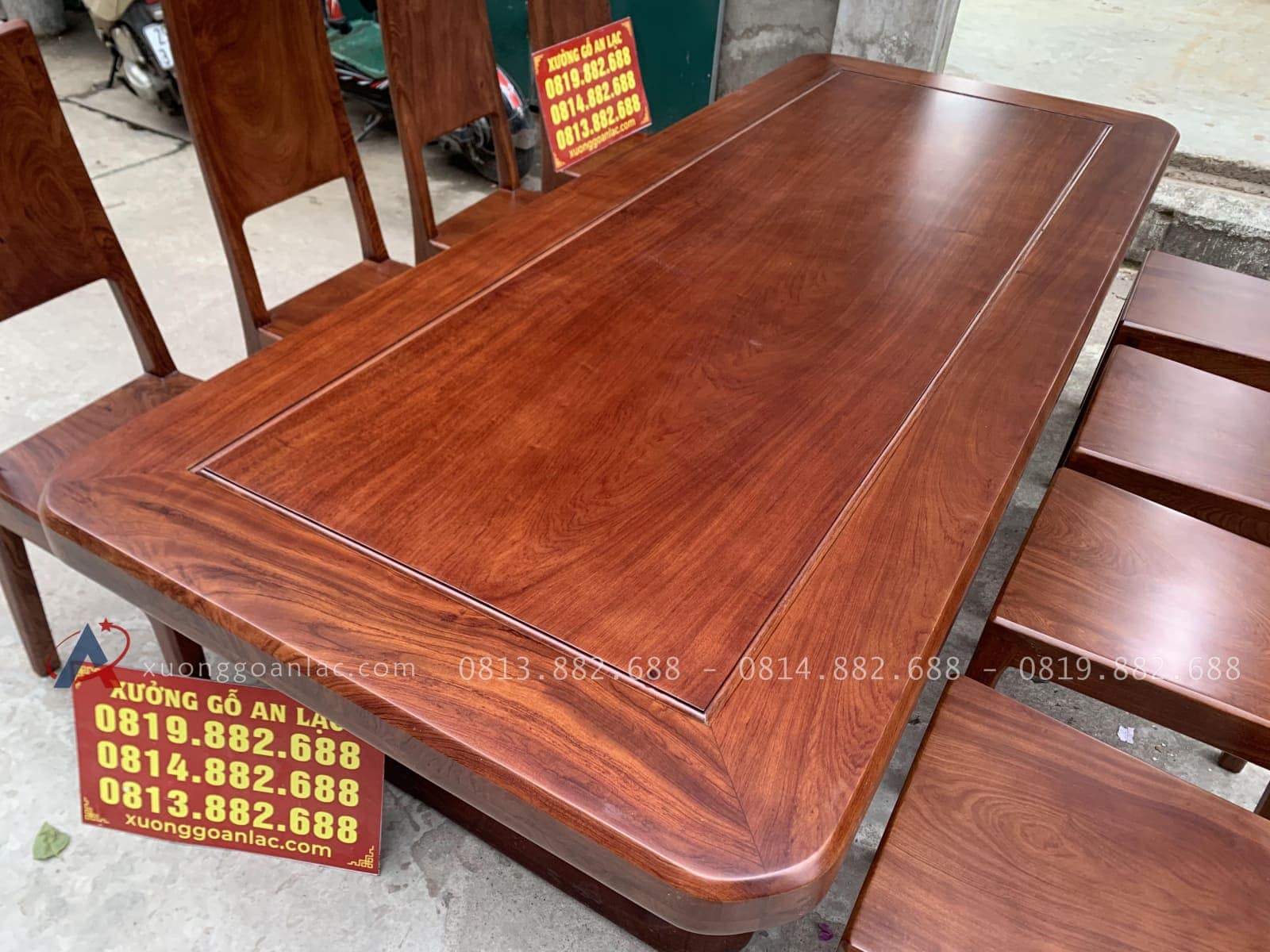 Bộ bàn ăn 8 ghế trơn hiện đại gỗ hương đá phun màu óc chó (Chú Sa, Sài Gòn) 22 mẫu bàn ăn gỗ hương đá