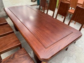 Bộ bàn ăn 8 ghế trơn hiện đại gỗ hương đá phun màu óc chó (Chú Sa, Sài Gòn) 13 mặt bàn khung tranh ván liền
