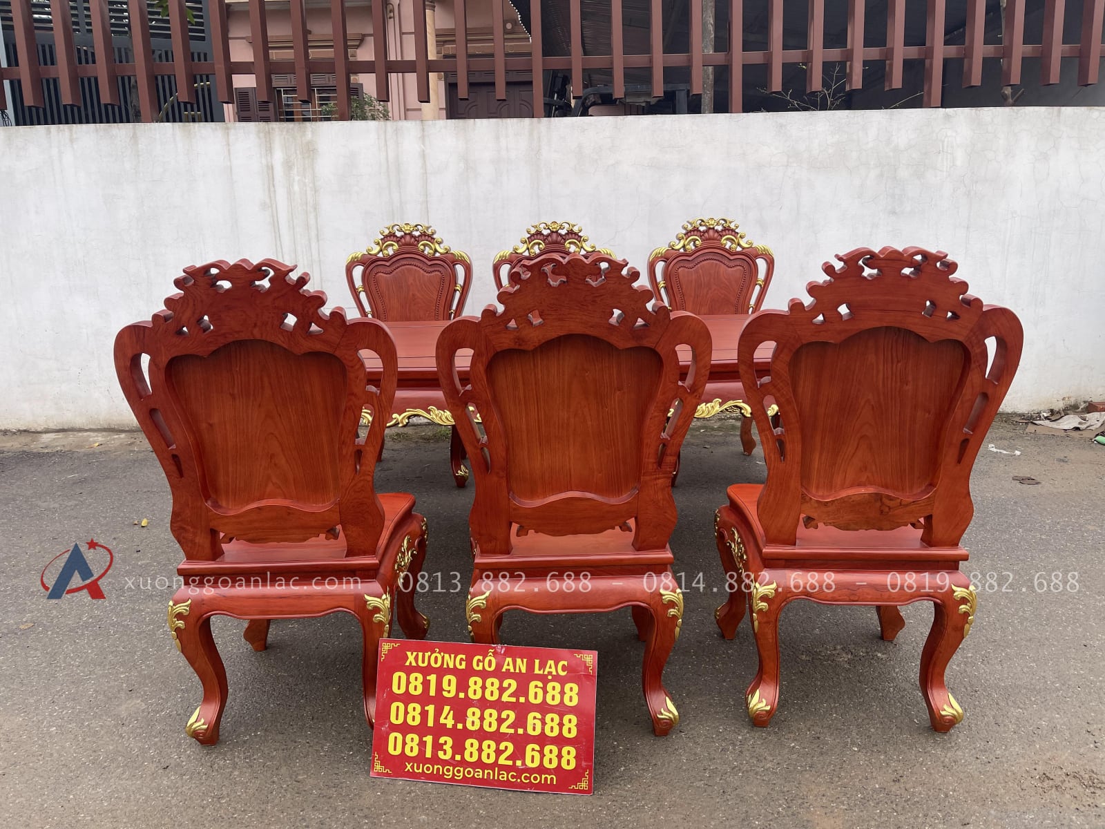 Bộ bàn ăn hoàng gia 6 ghế louis gỗ hương đá dát vàng (Chú Lăng, Bắc Giang) 35 mặt lưng của mẫu ghế louis
