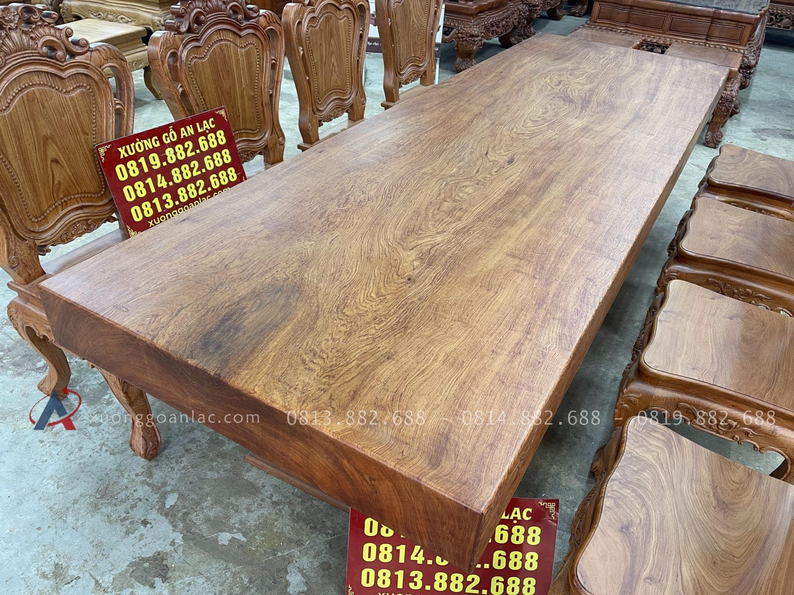 Bộ bàn ăn nguyên khối dày 15cm cùng 8 ghế louis gỗ hương đá siêu vip (Anh Hoàng, Hải Phòng) 26 bàn ăn chữ nhật nguyên khối