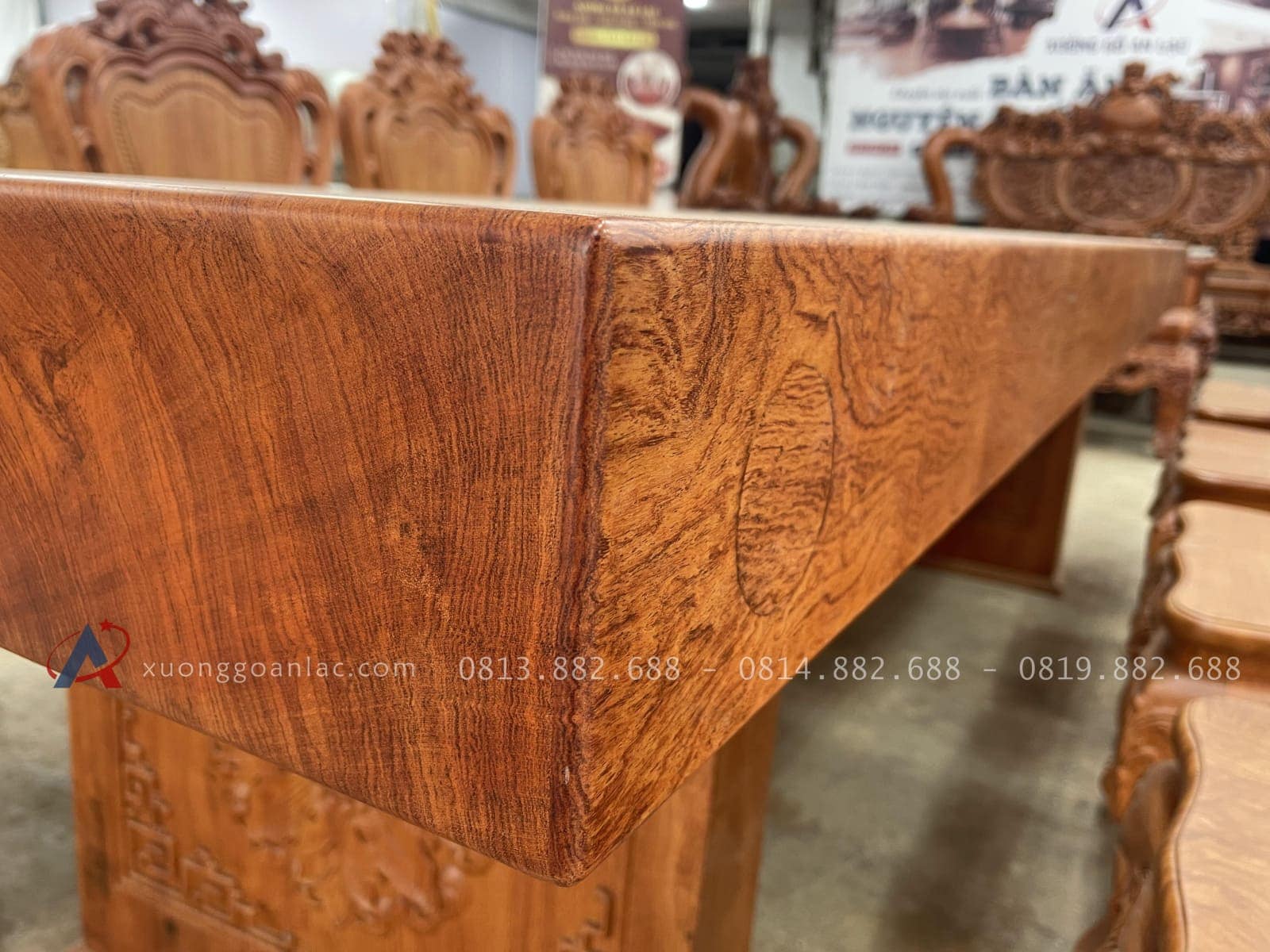 Bộ bàn ăn nguyên khối dày 15cm cùng 8 ghế louis gỗ hương đá siêu vip (Anh Hoàng, Hải Phòng) 27 bàn ăn nguyên khối gỗ hương đá