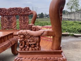 ghế minh quốc vai cột 14