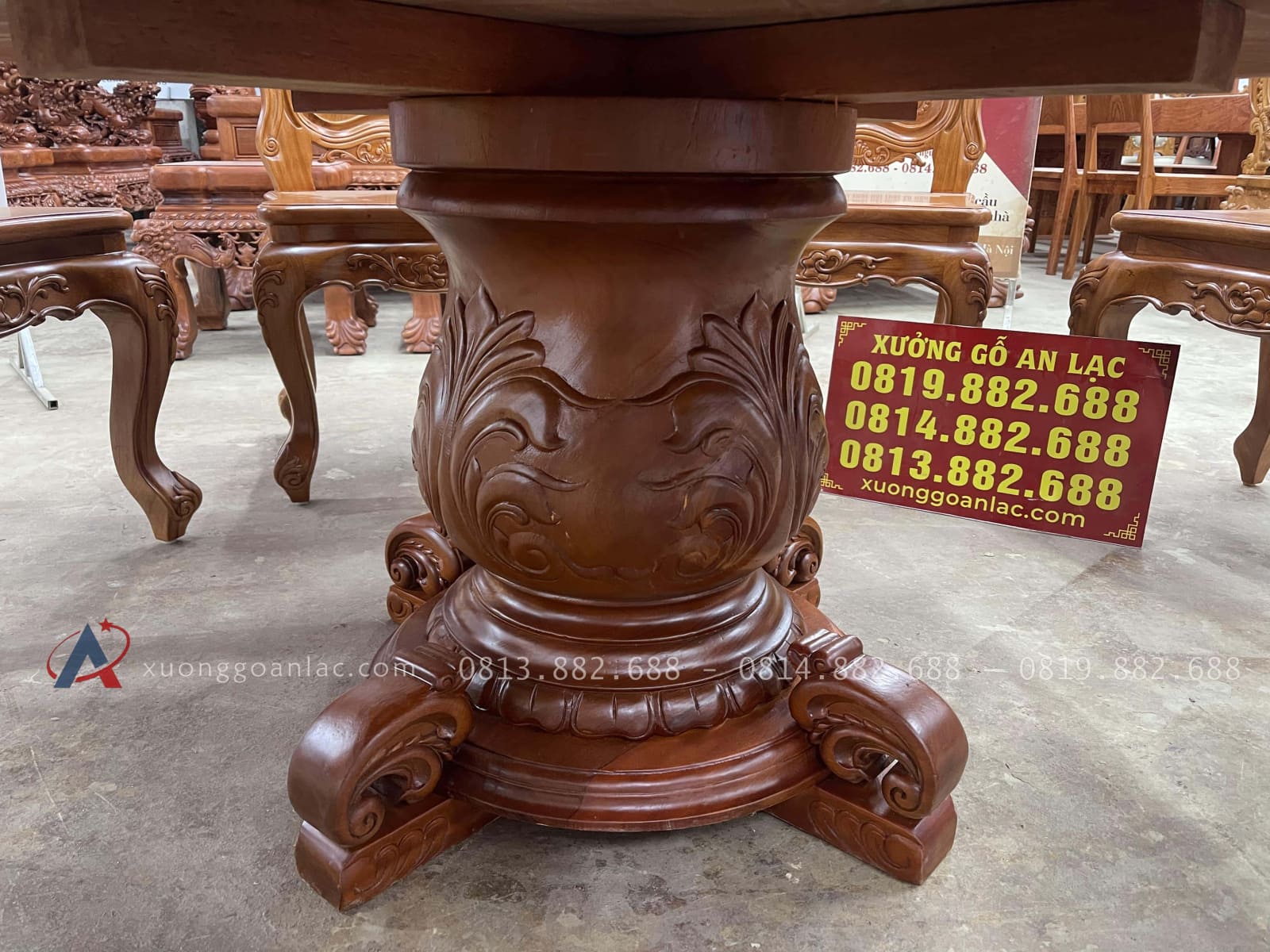 Bộ bàn ăn tròn nguyên khối 8 ghế louis gỗ gõ đỏ siêu vip (Chú Thể, Cao Bằng) 25 chân bàn 40cm