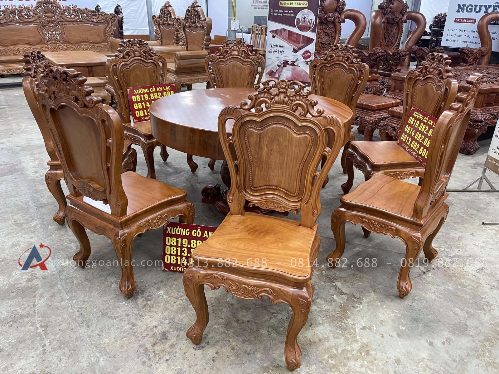 Bộ bàn ăn tròn nguyên khối 8 ghế louis gỗ gõ đỏ siêu vip (Chú Thể, Cao Bằng) 26 bộ bàn ăn 8 ghế rộng rãi