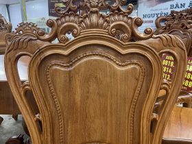 Bộ bàn ăn tròn nguyên khối 8 ghế louis gỗ gõ đỏ siêu vip (Chú Thể, Cao Bằng) 18 vách tựa đục hoa lá tây
