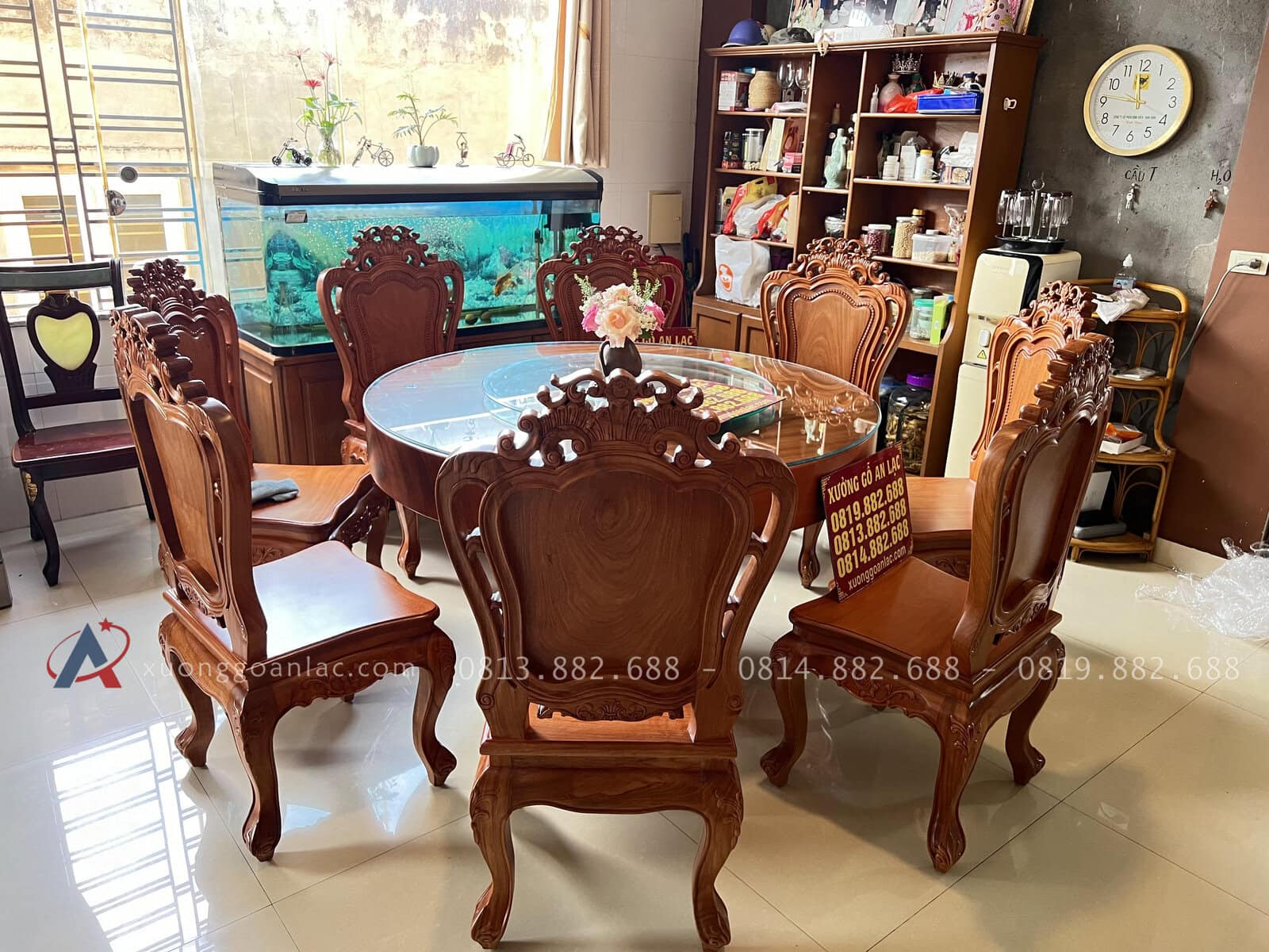 Bàn giao bộ bàn ăn tròn nguyên khối gỗ gõ đỏ (Anh Thể, Cao Bằng) 11 bộ bàn ăn tròn nguyên khối gỗ gõ đỏ 8 ghế louis