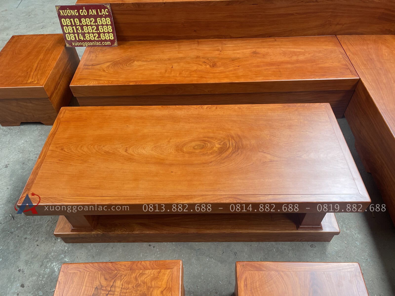 Mẫu sofa khung ván giả nguyên khối gỗ hương đá 24 bàn trà chữ nhật của bộ sofa góc chữ L nguyên khối