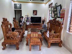 Nội thất phòng khách 3 Bàn Giao Bộ Bàn Ghế Nghê Đỉnh 6 món gỗ gõ đỏ