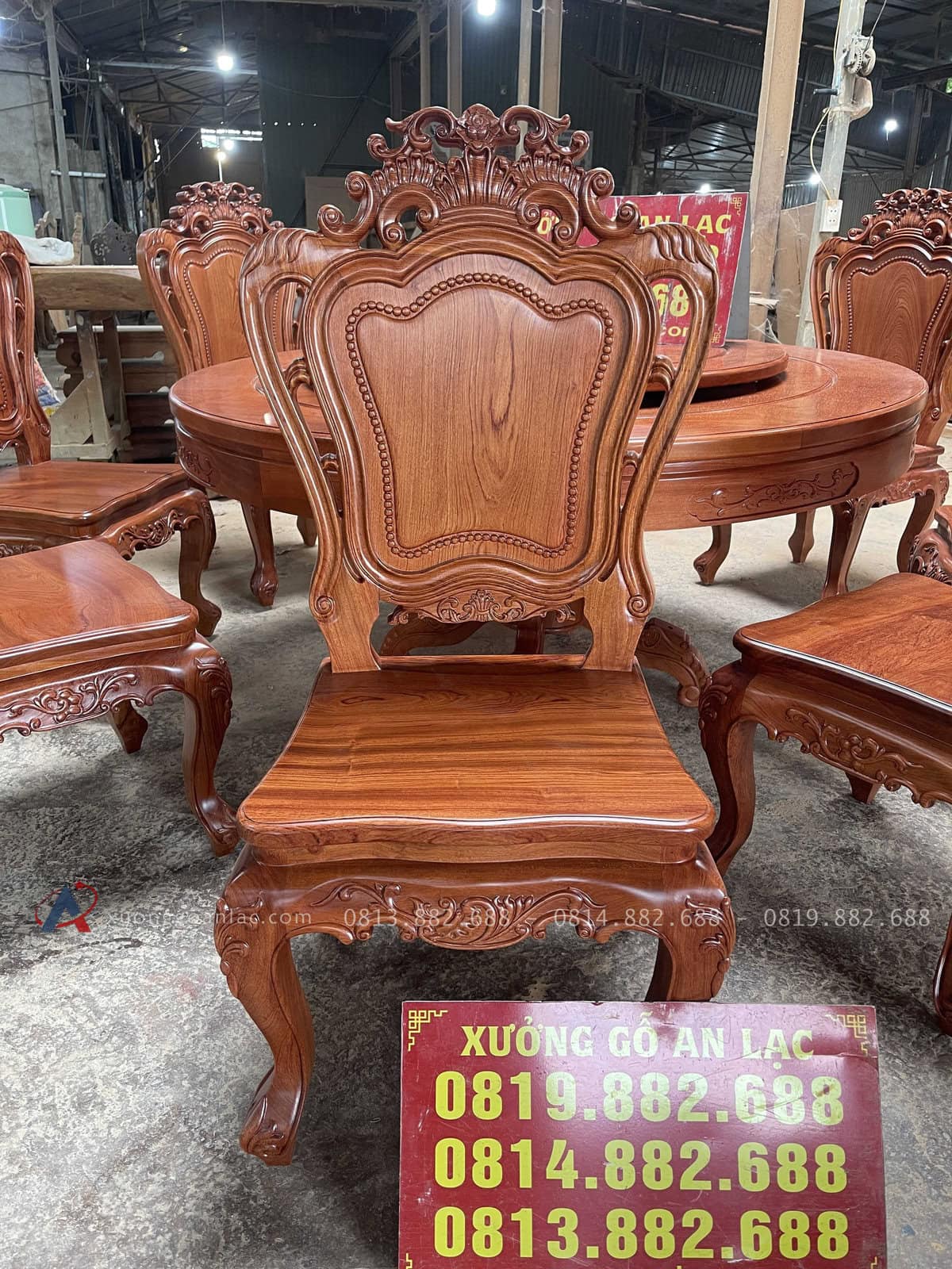 Bộ bàn ăn tròn xoay 8 ghế gỗ hương đá cao cấp (Bác Tiên, Thanh Hoá) 25 ghế louis vip gỗ hương đá cao cấp