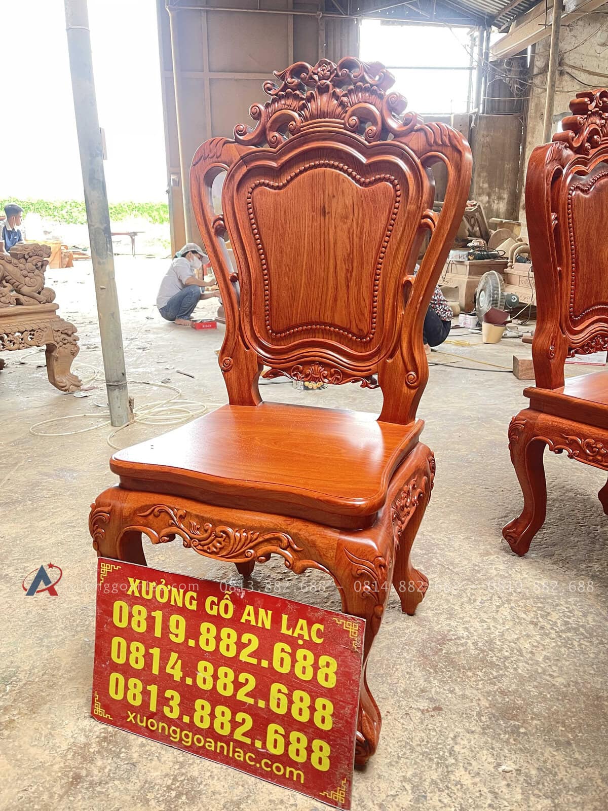Bộ bàn ăn tròn xoay 8 ghế gỗ hương đá cao cấp (Bác Tiên, Thanh Hoá) 8 ghế louis hoa lá tây
