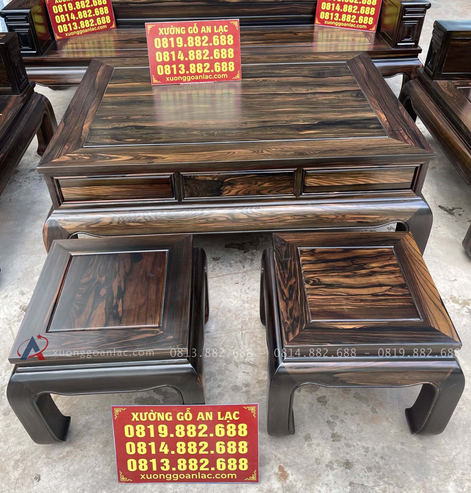 Bộ Quốc Sắc Thiên Hương 6 Món Gỗ Mun Hoa (Anh Bình -Thái Nguyên ) 29 Đi kèm trong bộ sản phẩm có 2 chiếc đôn ngồi , làm với kích thước : 45 x 45cm tiện cho việc tiếp khách