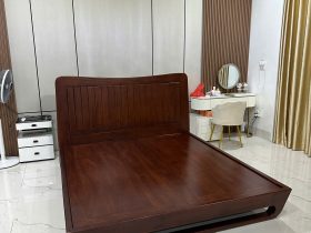 Bàn giao giường Zito chân hươu 1m8 x 2m Gỗ Hương Đá 6 Phần thành giường và đuôi giường toàn bộ là nguyên khối giày 14cm hạ nền 1,5cm để khi để đệm không bị trôi