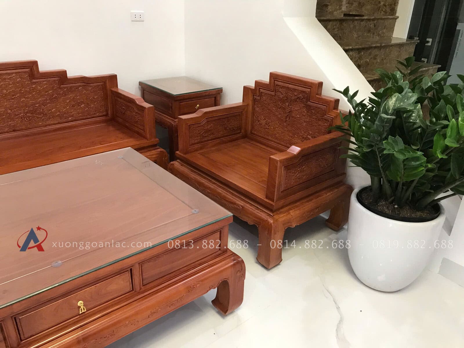 Bộ Bát Bảo 6 Món Gỗ Hương Đá ( Anh Quân - Hà Nội ) 10 Ghế đơn được thiết kế 1m06 x sâu 79 x cao 97cm , ngồi rộng rãi thoải mái , với phần tựa tay đục tỉa 2 mặt vô cùng đẹp