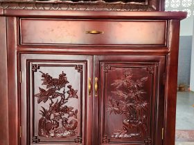Combo tủ + Tranh Phong Thủy Trang Trí ( Anh Quyền - Bắc Ninh ) 7 Họa tiết được thợ chạm trổ tỉ mỉ tạo nên vẻ sang trọng cho chiếc tủ