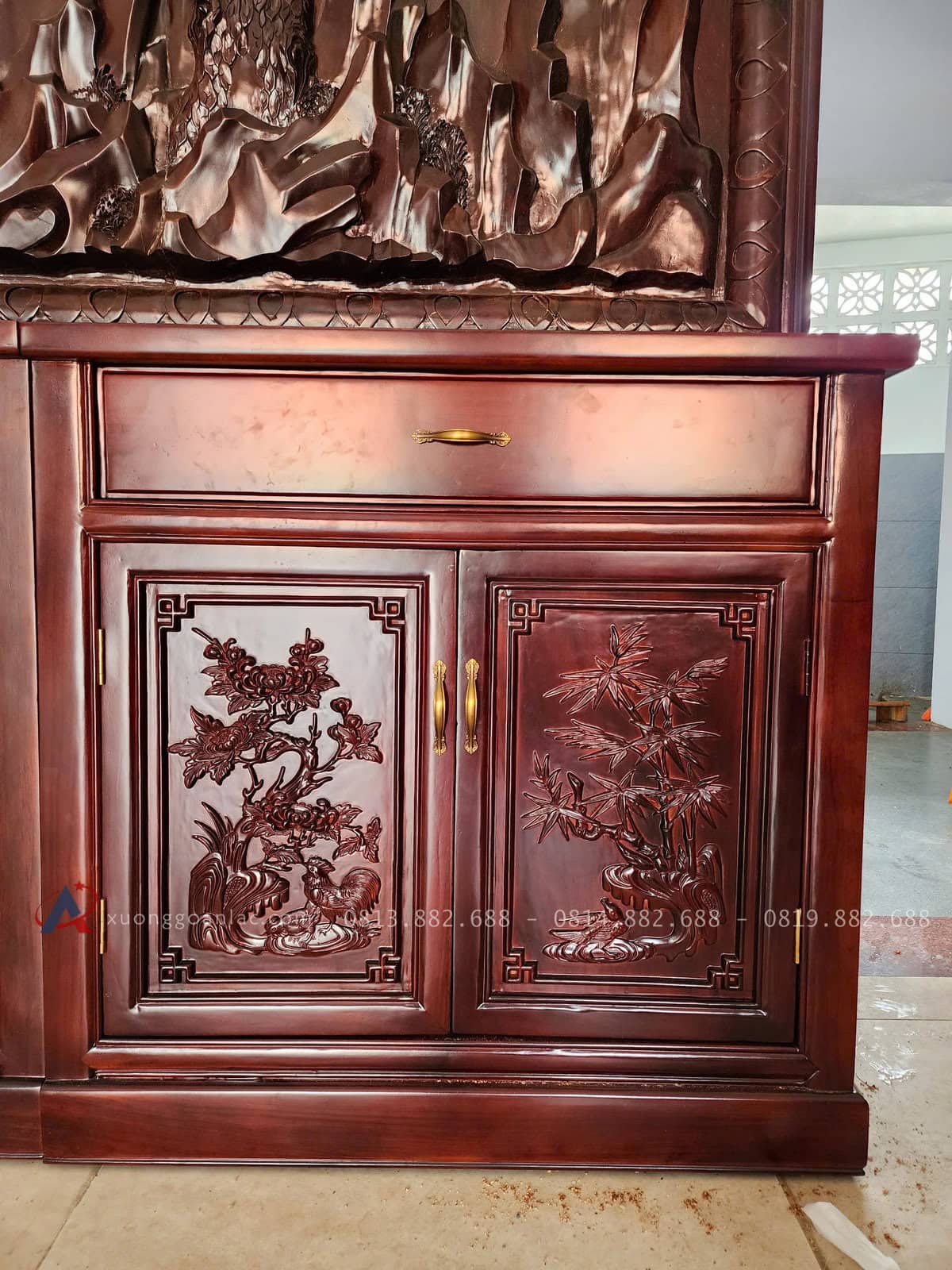 Combo tủ + Tranh Phong Thủy Trang Trí ( Anh Quyền - Bắc Ninh ) 11 Họa tiết được thợ chạm trổ tỉ mỉ tạo nên vẻ sang trọng cho chiếc tủ