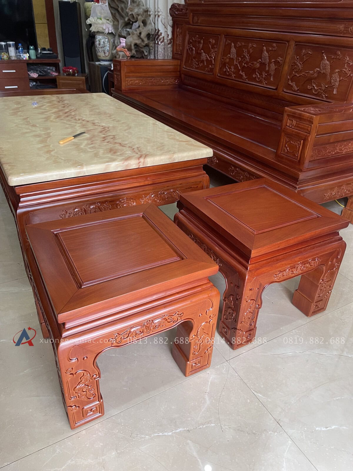 Bộ Phù Dung Gỗ Hương Đá 7 Món Của (Chú Mạnh - Hạ Long ) 24 trong bộ chú đặt có thêm 2 chiếc đôn ngồi để tiện tiếp khách